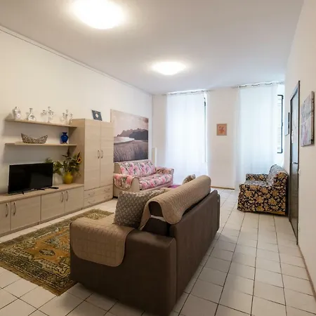 Sweet Apartment *